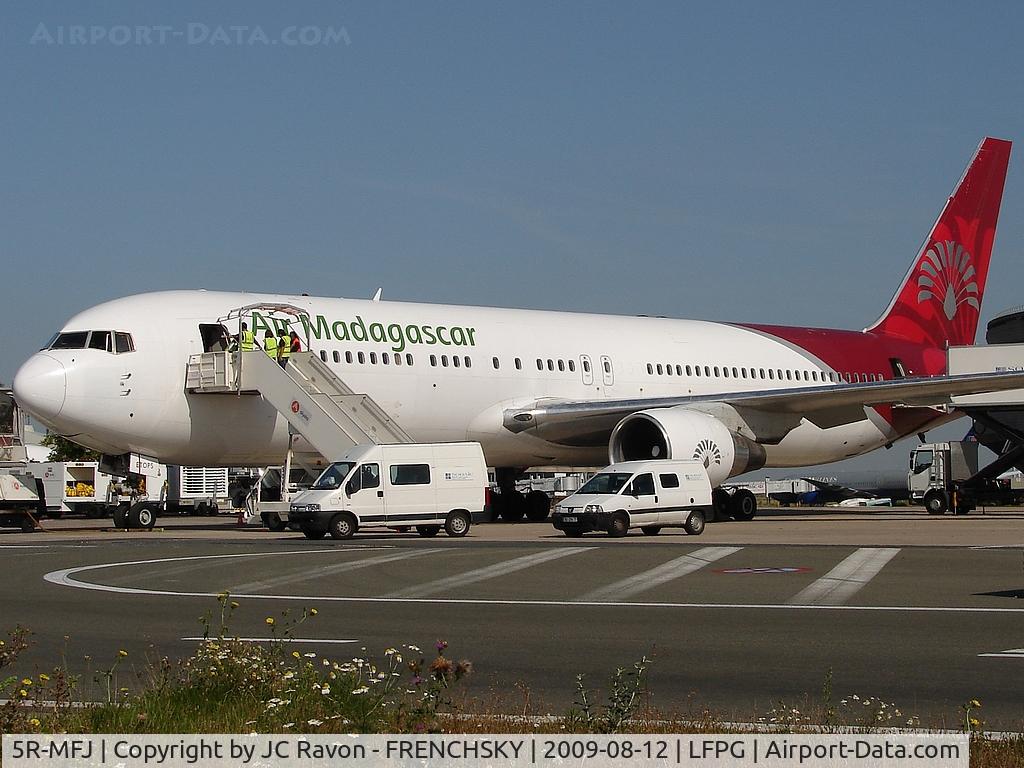 5R-MFJ, 1992 Boeing 767-3Y0/ER C/N 26200, AIR MADAGASCAR at CDG T1 (09/30/13 b/u KMZJ)