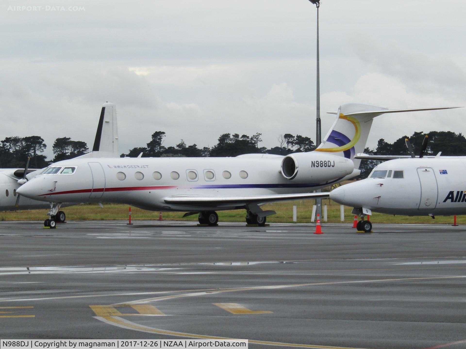 N988DJ, 2015 Gulfstream Aerospace G650 (G-VI) C/N 6143, here with BIG brother 2-DEER