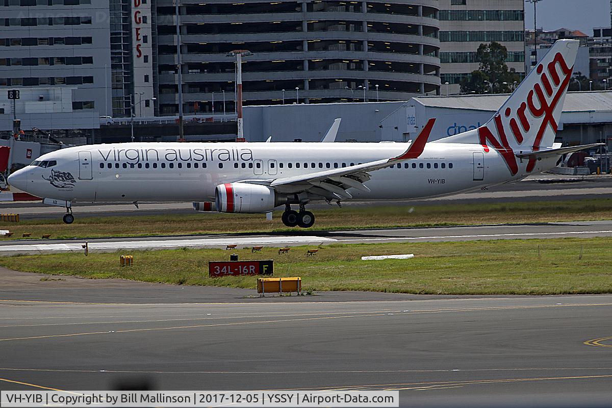 VH-YIB, 2011 Boeing 737-8FE C/N 37825, ON 16R