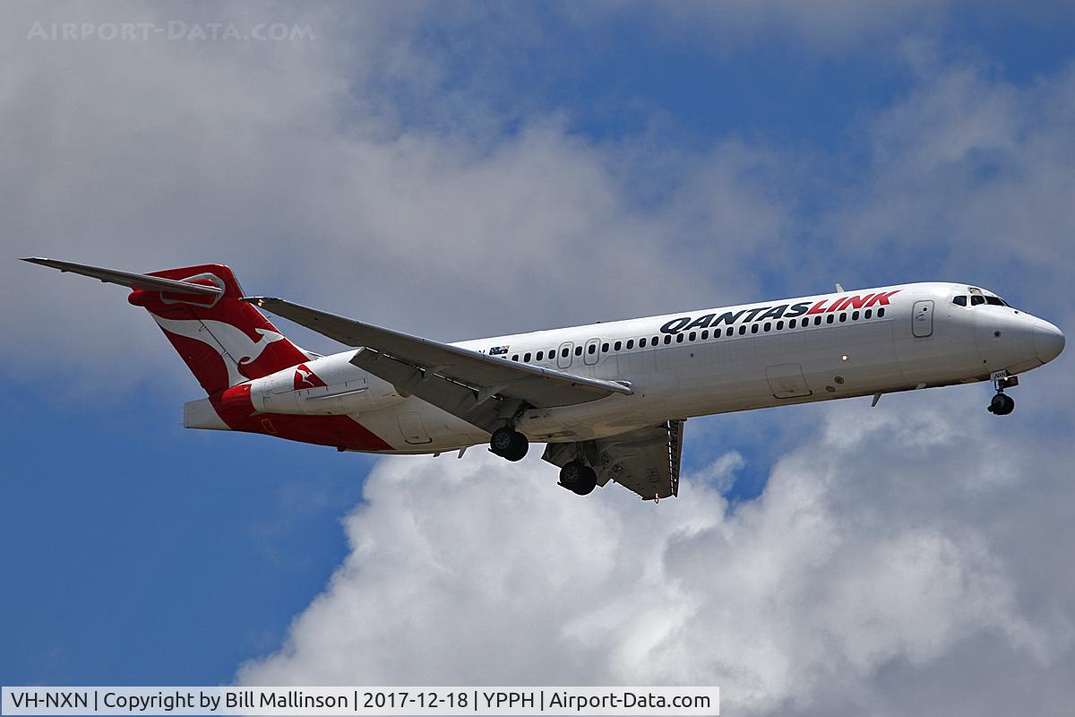 VH-NXN, 2001 Boeing 717-200 C/N 55095, FINALS TO 21