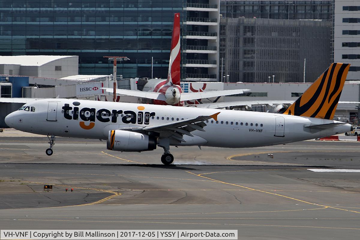 VH-VNF, 2007 Airbus A320-232 C/N 3332, ONTO 16R