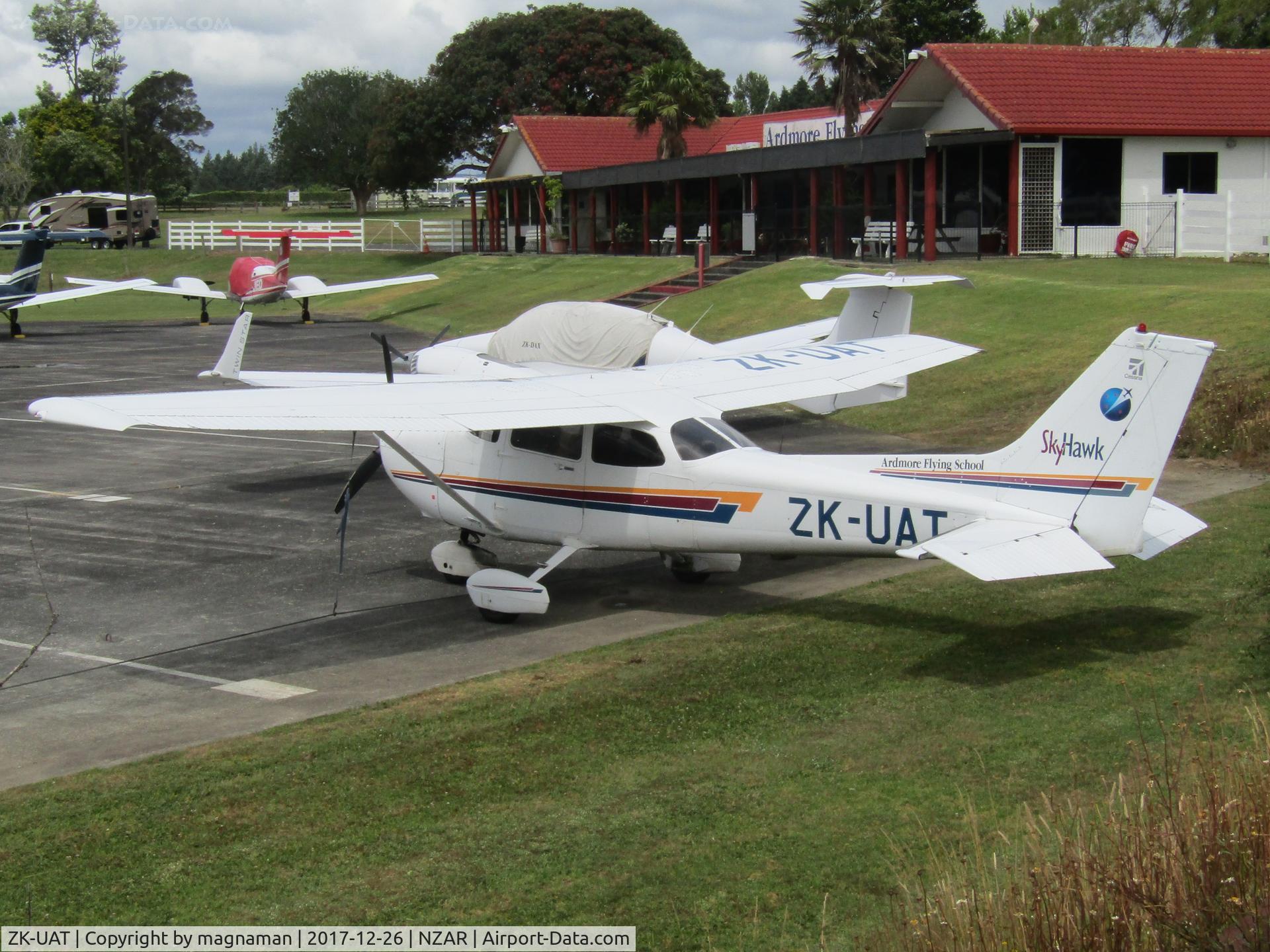 ZK-UAT, Cessna 172R C/N 17281127, cool reggie on wing