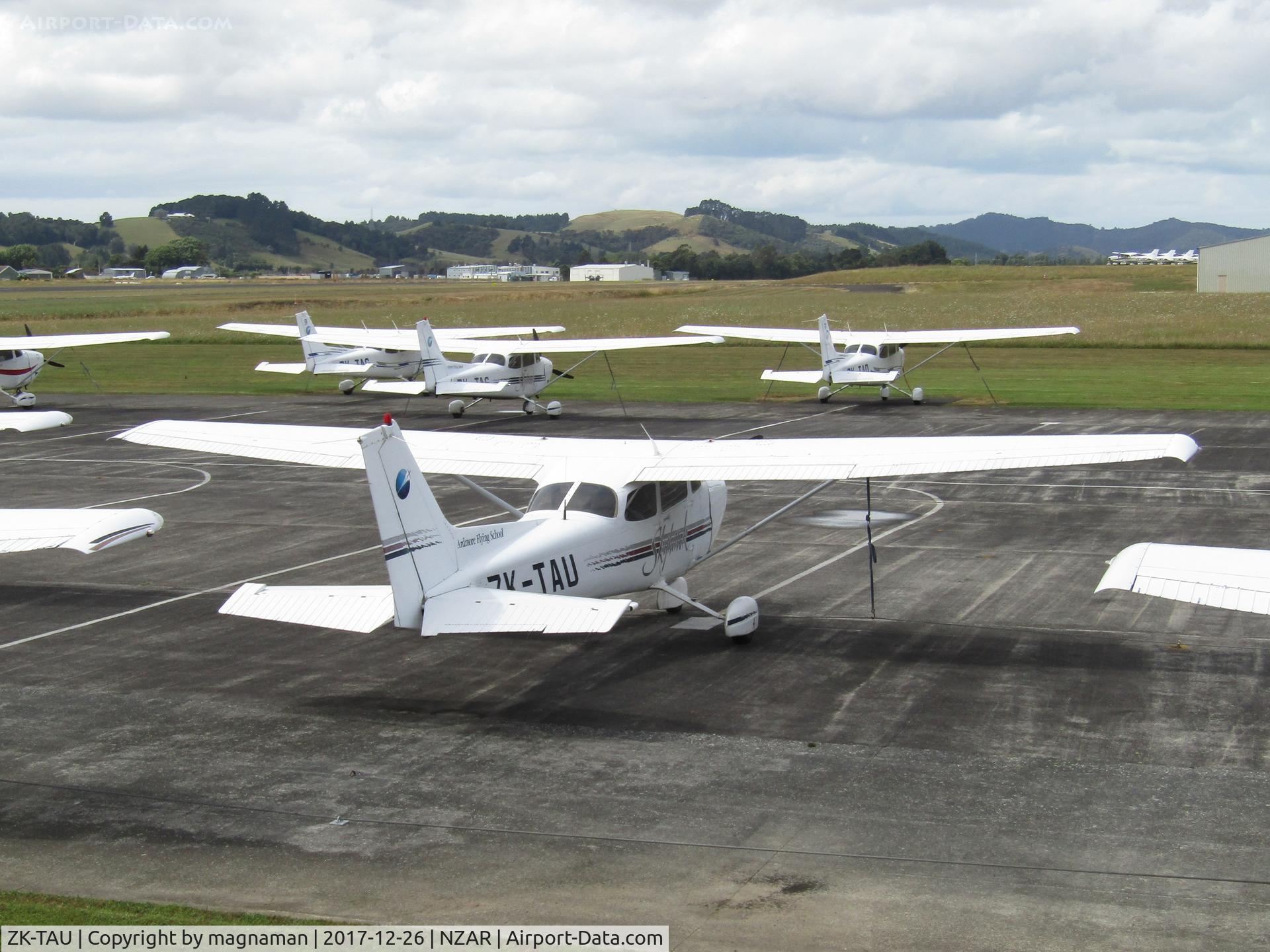 ZK-TAU, Cessna 172R C/N 17280637, near UAT - all very confusing