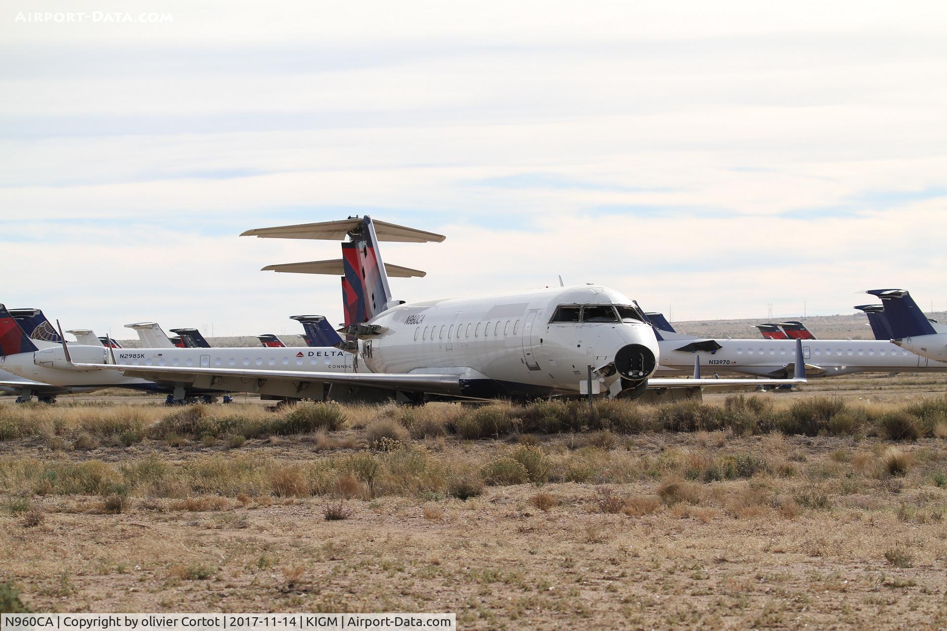 N960CA, 1996 Canadair CRJ-100ER (CL-600-2B19) C/N 7117, front view