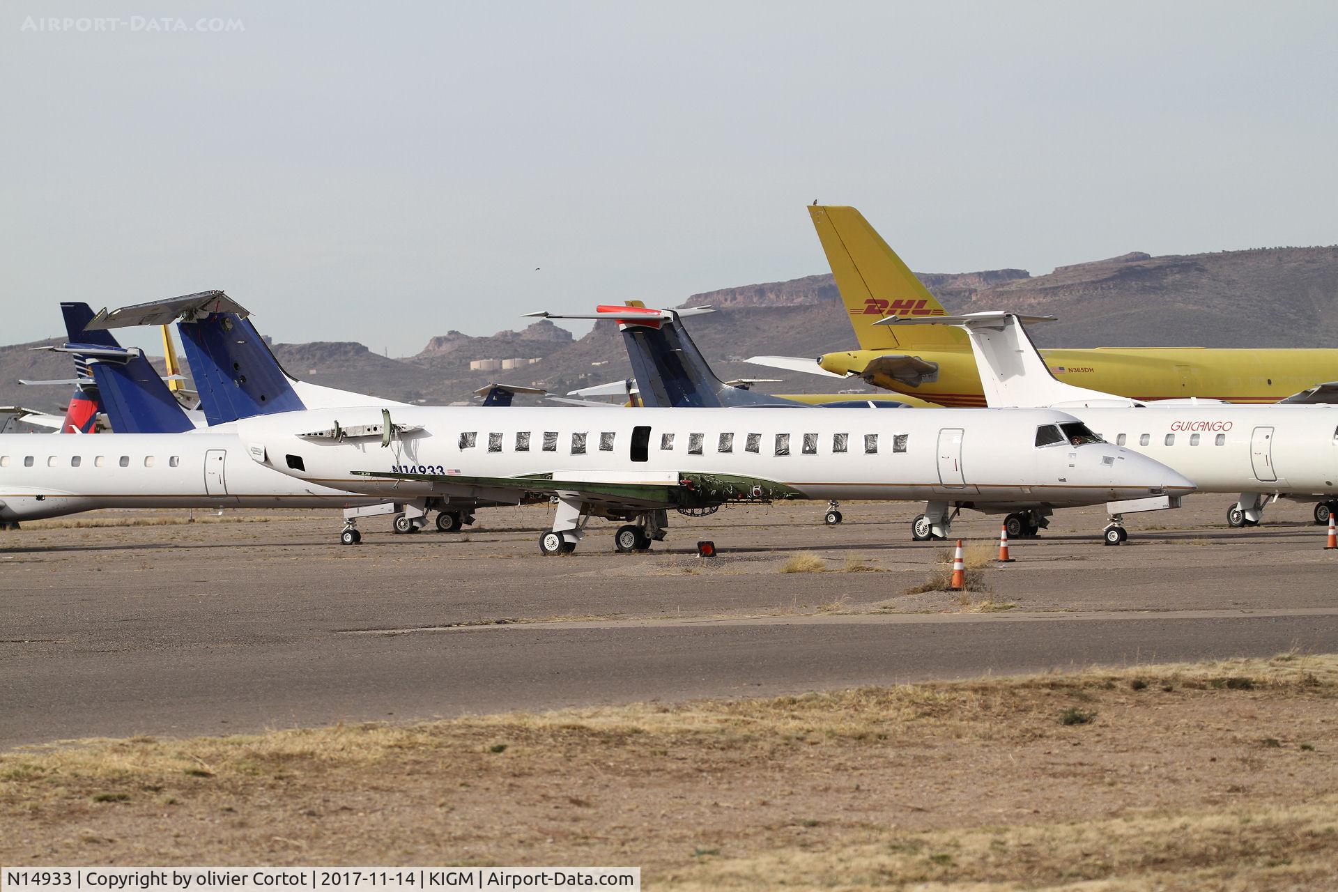 N14933, 1997 Embraer EMB-145EP (ERJ-145EP) C/N 145018, stripped !