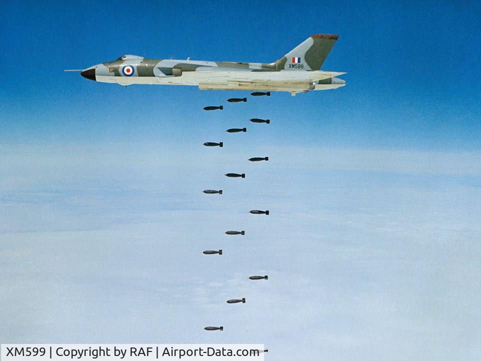 XM599, 1963 Avro Vulcan B.2 C/N Set 63, XM599 in action