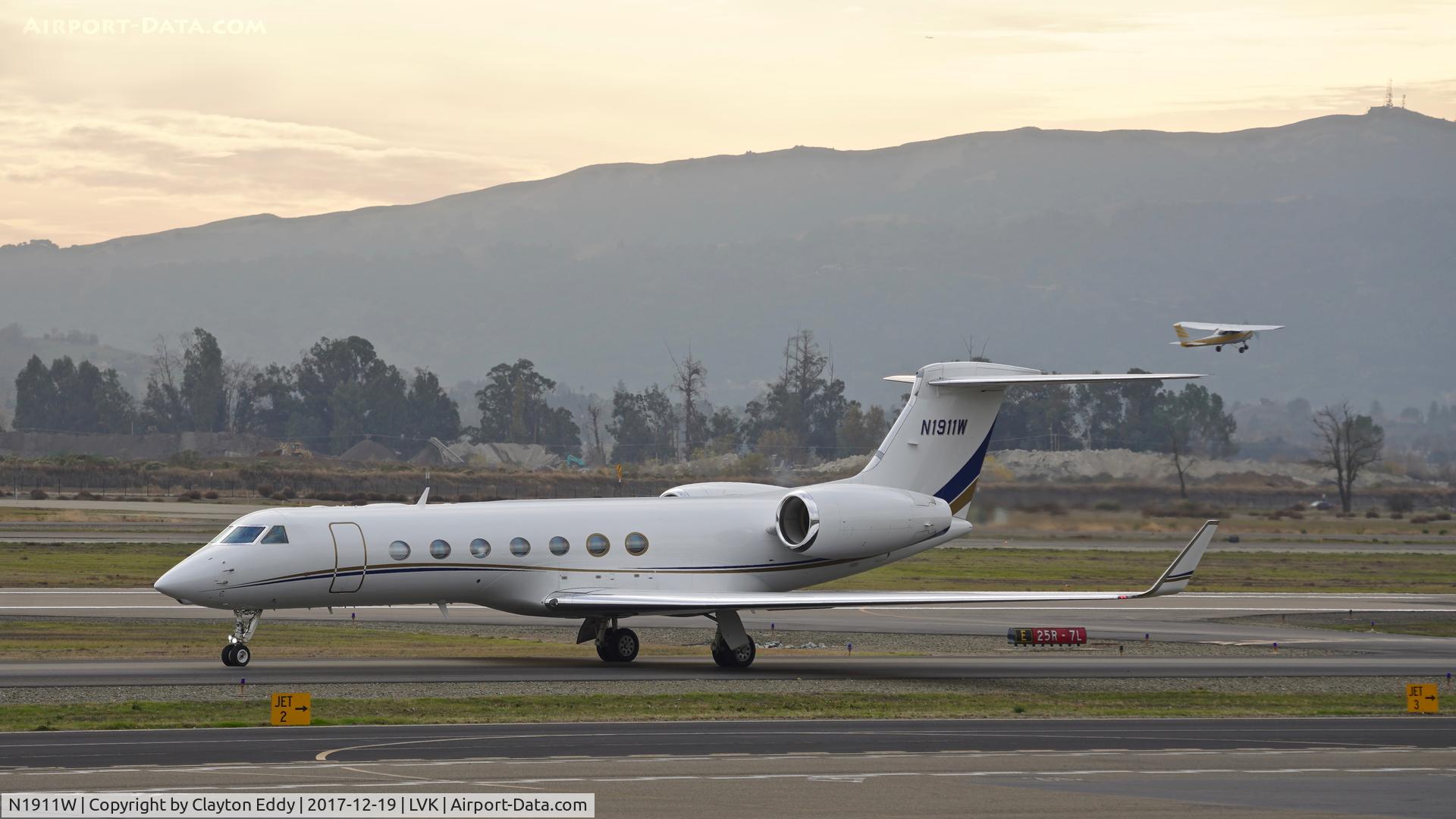 N1911W, Gulfstream Aerospace GV-SP (G550) C/N 5328, Livermore Airport California 2017
