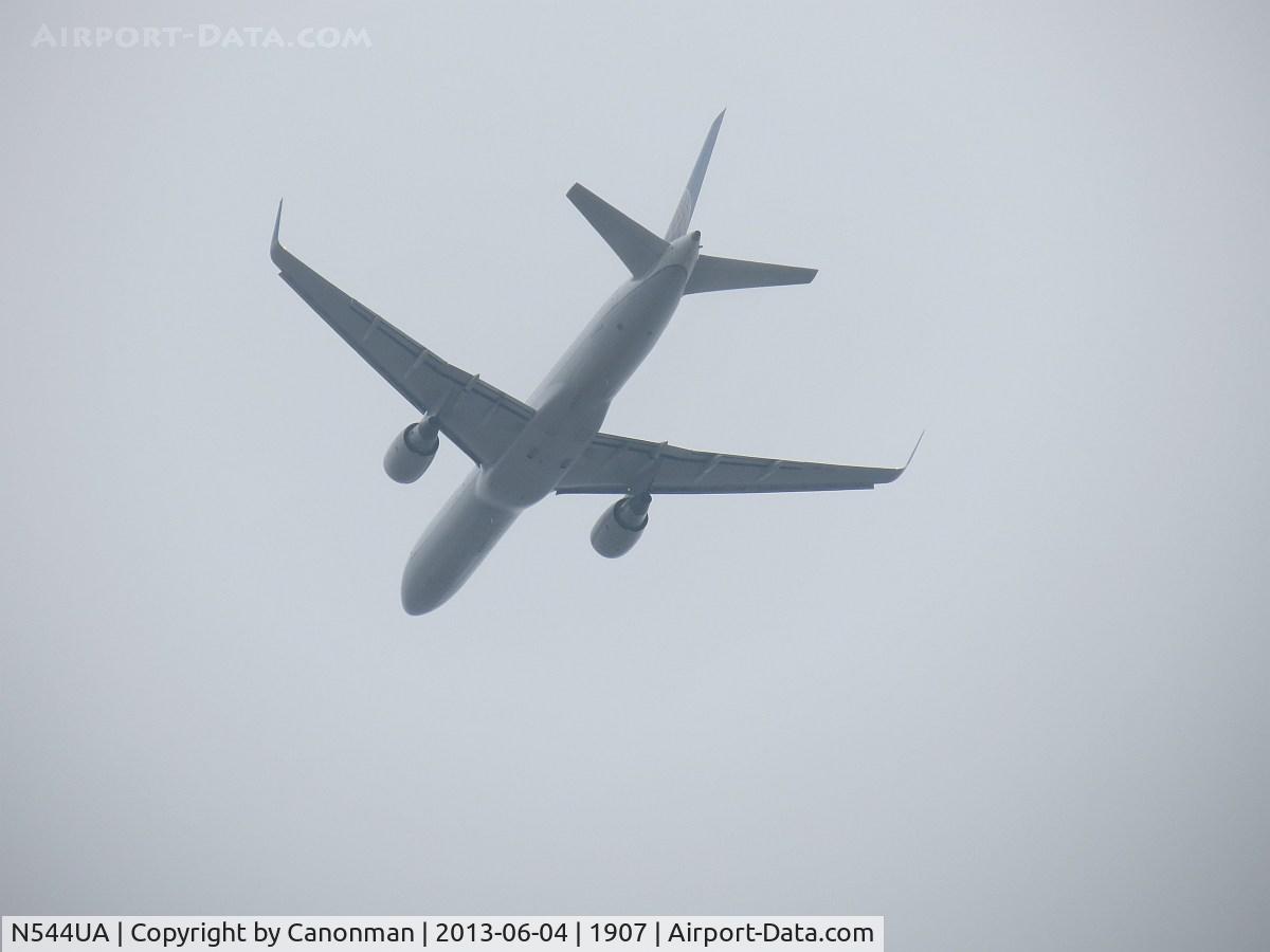 N544UA, 1991 Boeing 757-222 C/N 25322, Landing