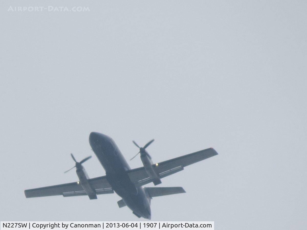 N227SW, 1995 Embraer EMB-120ER Brasilia C/N 120304, Landing