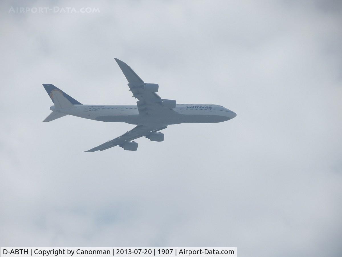 D-ABTH, 1991 Boeing 747-430M C/N 25047, Landing