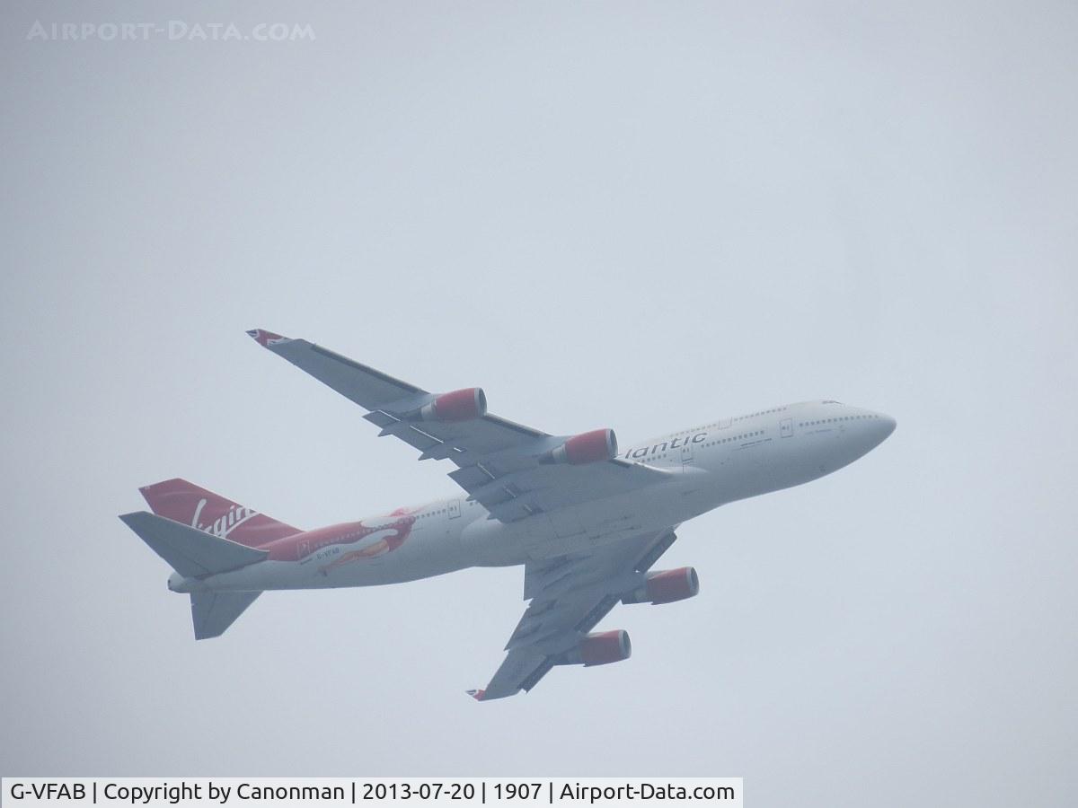 G-VFAB, 1994 Boeing 747-4Q8 C/N 24958, Landing