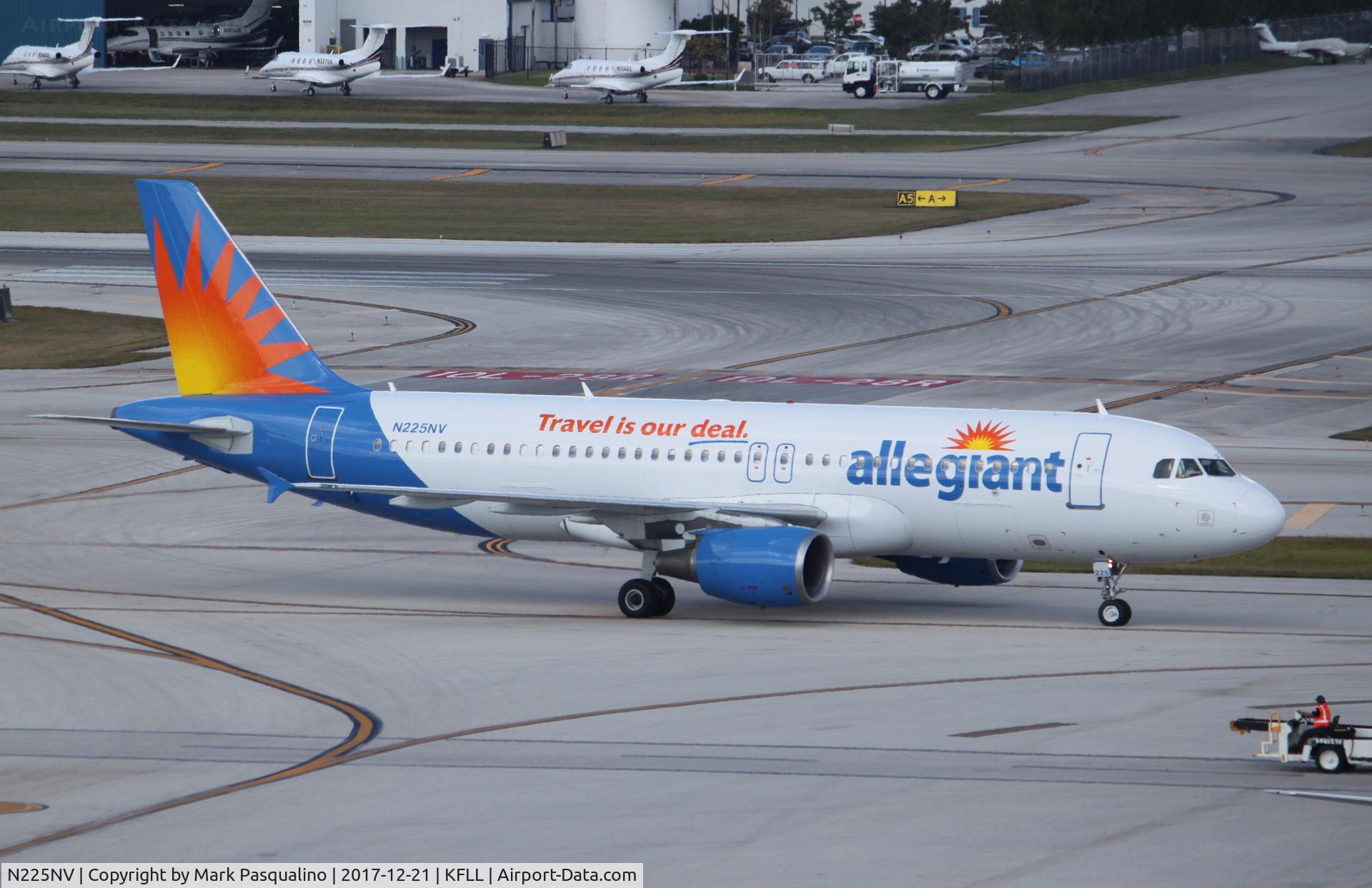 N225NV, 1997 Airbus A320-214 C/N 0706, Airbus A320