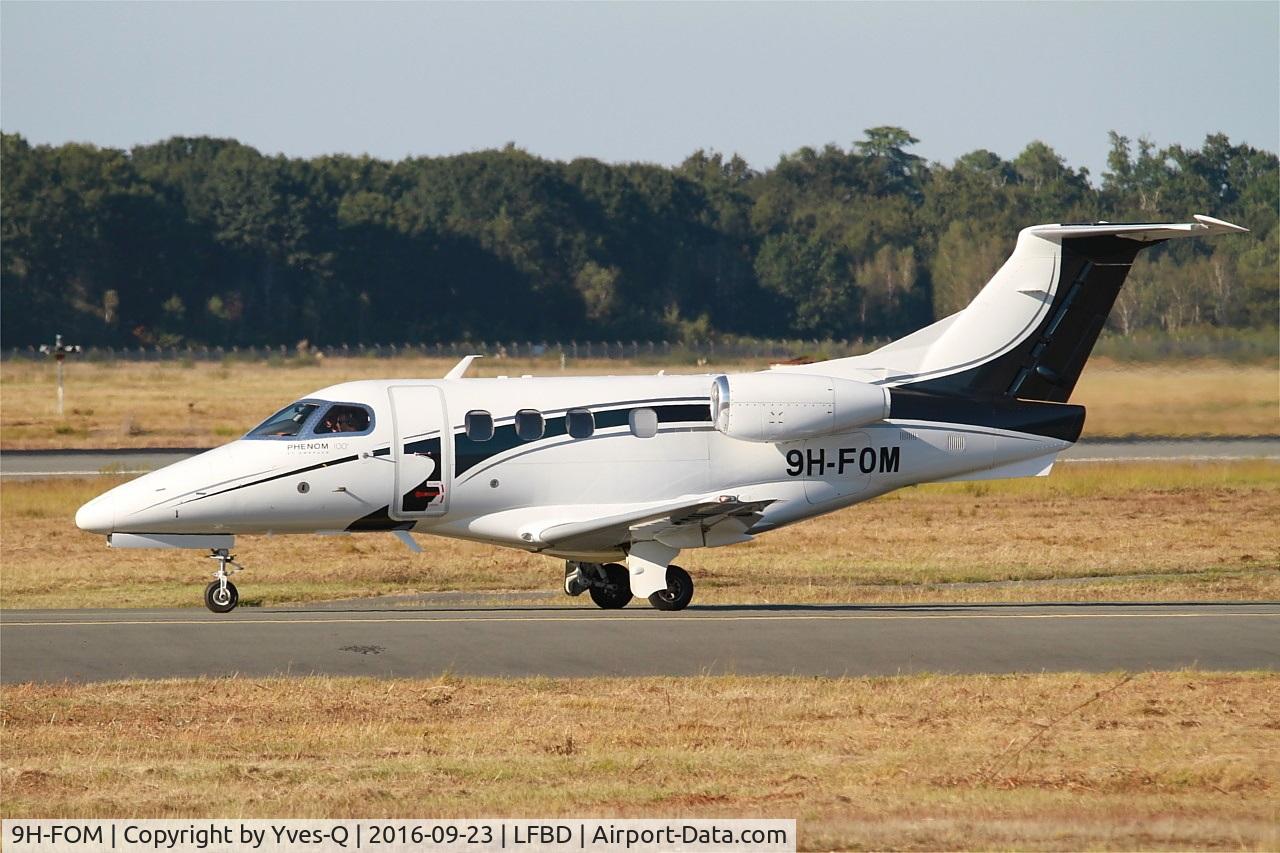 9H-FOM, 2009 Embraer EMB-500 Phenom 100 C/N 50000092, Embraer EMB-500 Phenom 100, Holding point Delta rwy 05, Bordeaux Mérignac airport (LFBD-BOD)