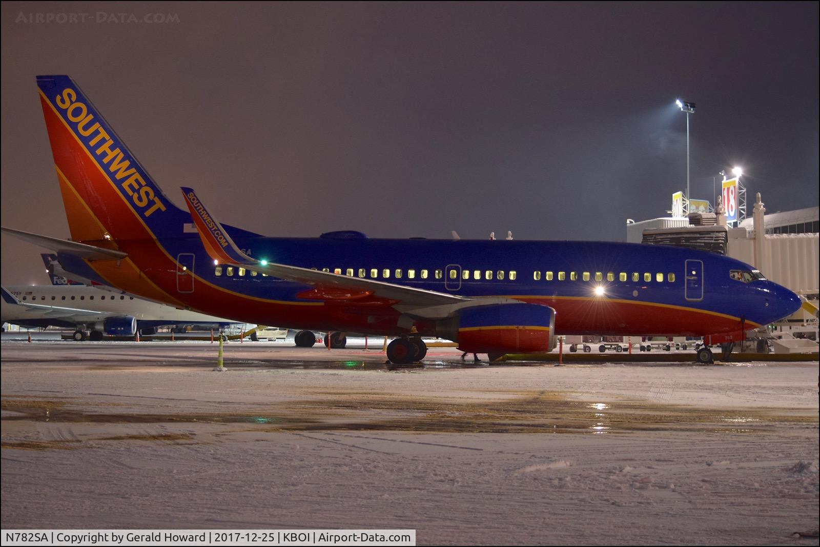 N782SA, 2000 Boeing 737-7H4 C/N 29808, De iced and awaiting loading.