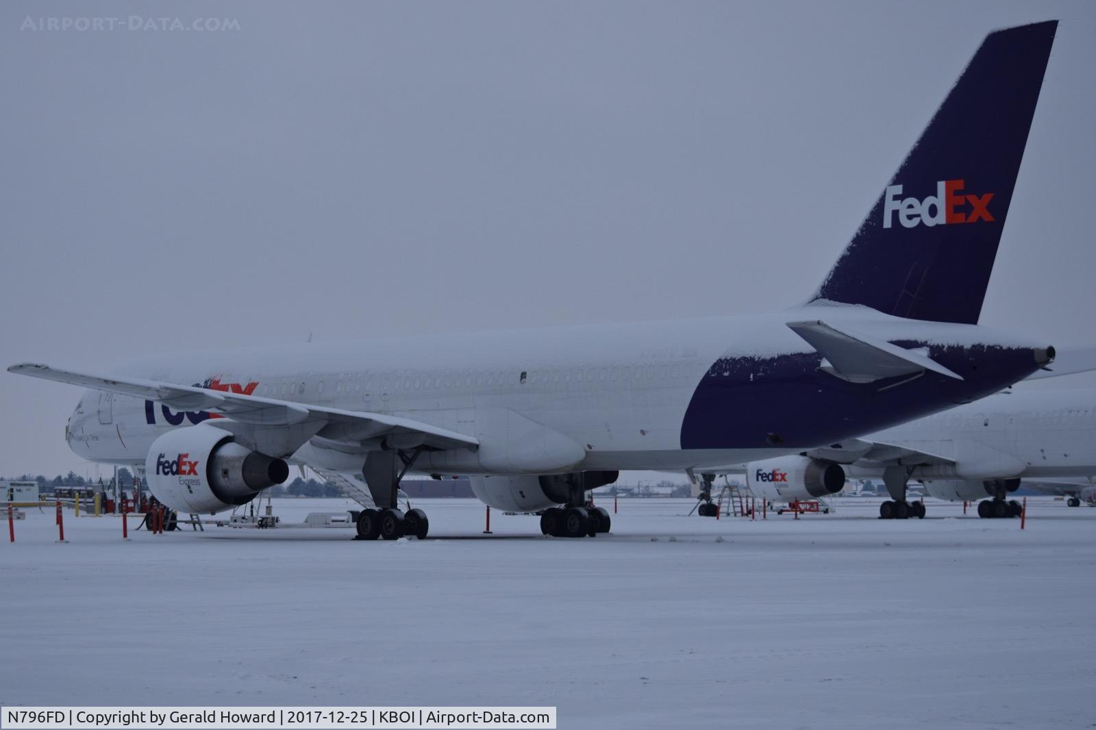 N796FD, 1993 Boeing 757-222F C/N 26710, Parked on the Fed Ex ramp.