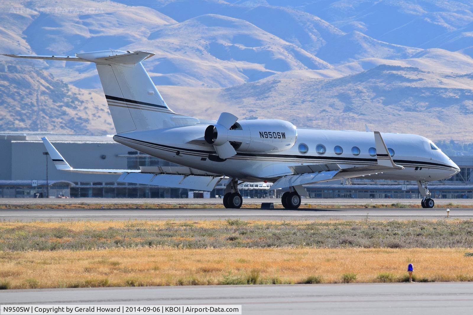 N950SW, 2008 Gulfstream Aerospace GIV-X (G450) C/N 4109, Landing roll out on RWY 10R.