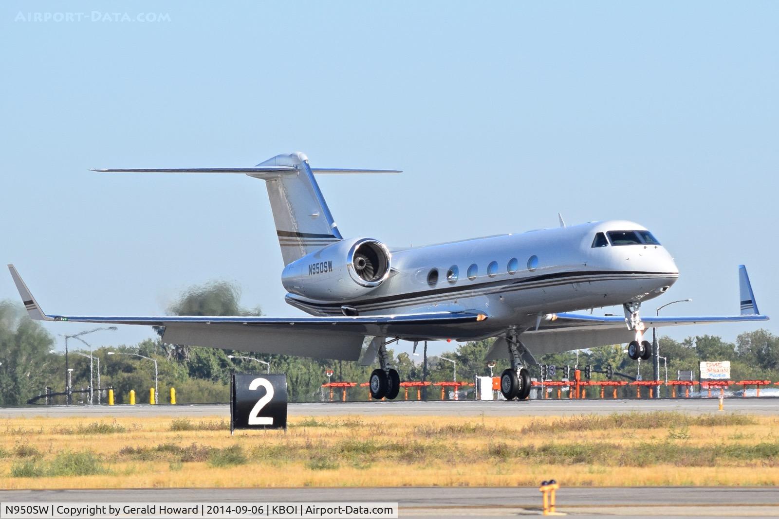 N950SW, 2008 Gulfstream Aerospace GIV-X (G450) C/N 4109, Touching down on RWY 10R.