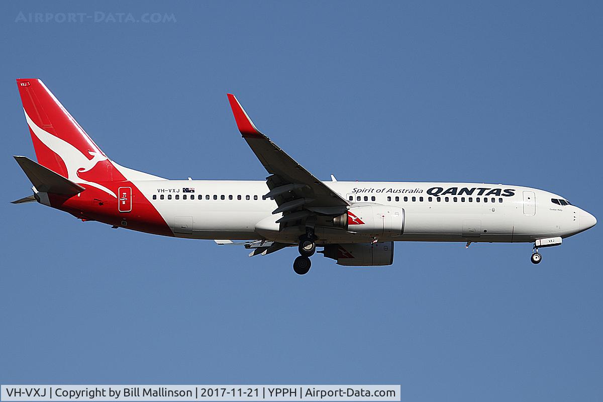 VH-VXJ, 2002 Boeing 737-838 C/N 33480, FINALS