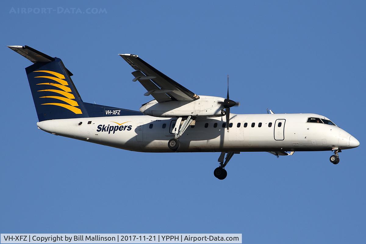 VH-XFZ, 1993 De Havilland Canada DHC-8-314 Dash 8 C/N 365, finals