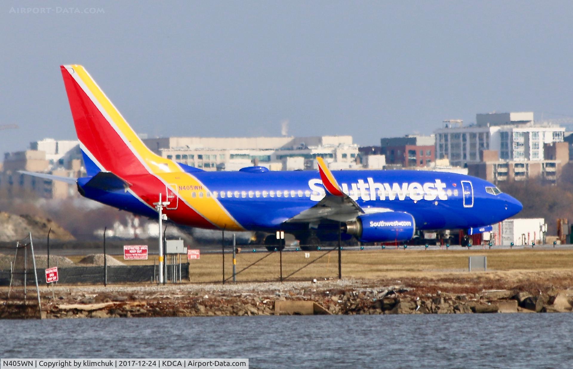 N405WN, 2001 Boeing 737-7H4 C/N 27893, Is about to take off from RWY 1