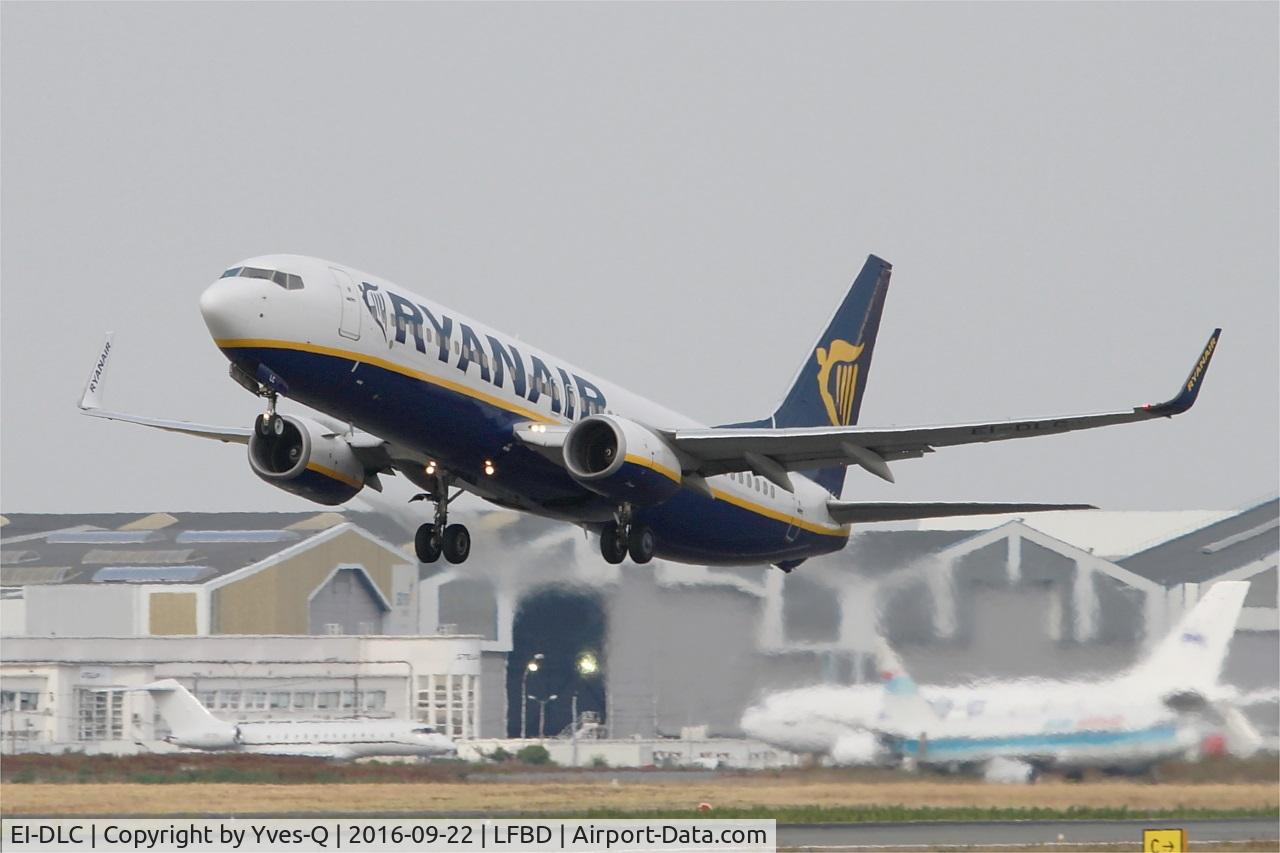 EI-DLC, 2005 Boeing 737-8AS C/N 33586, Boeing 737-8AS, Take off rwy 23, Bordeaux Mérignac airport (LFBD-BOD)