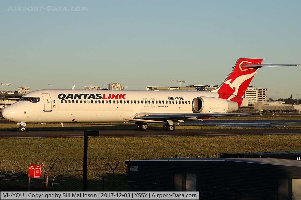 VH-YQU, 2004 Boeing 717-2BL C/N 55180, TAXIING