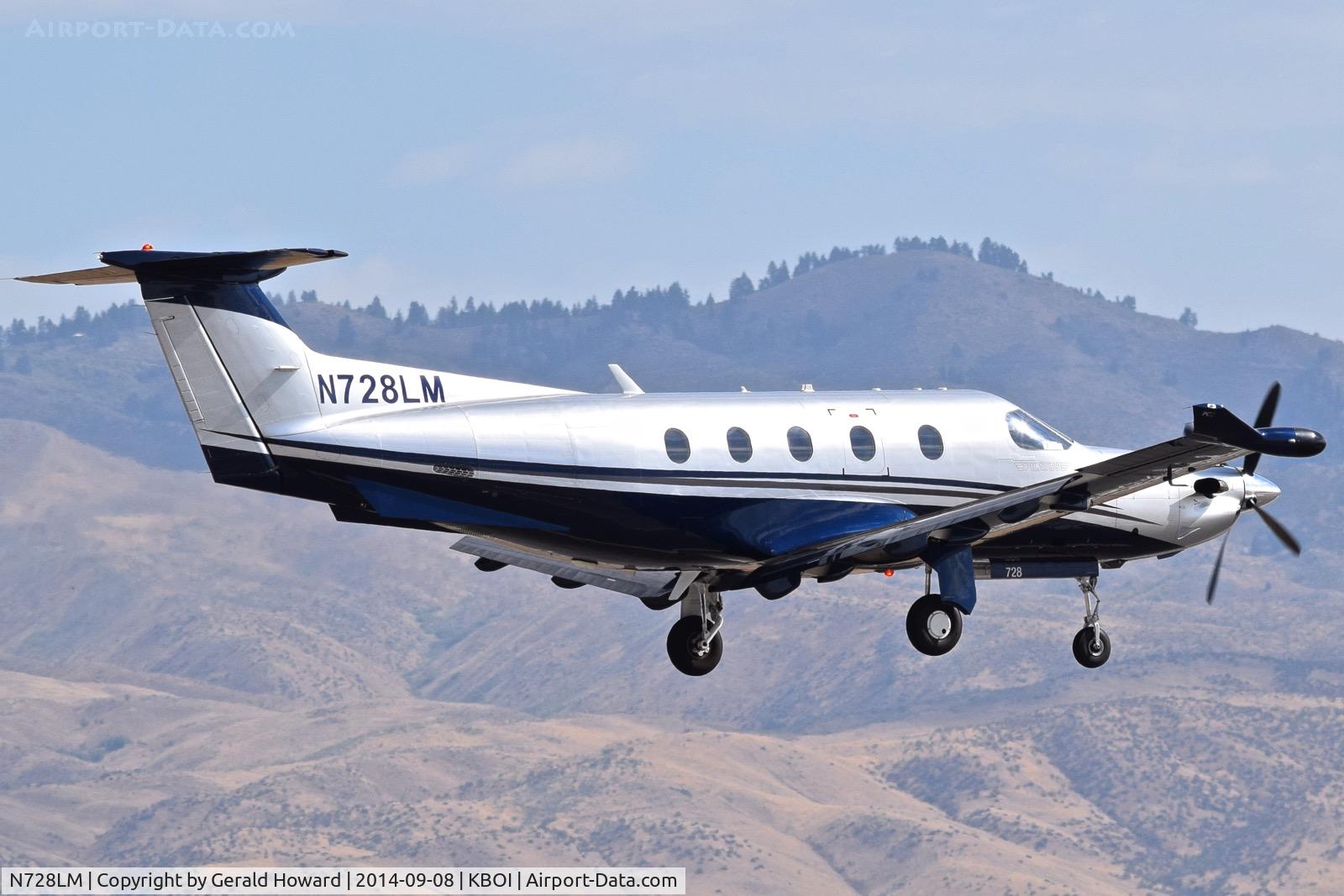 N728LM, 2006 Pilatus PC-12/47 C/N 728, Landing RWY 10R.