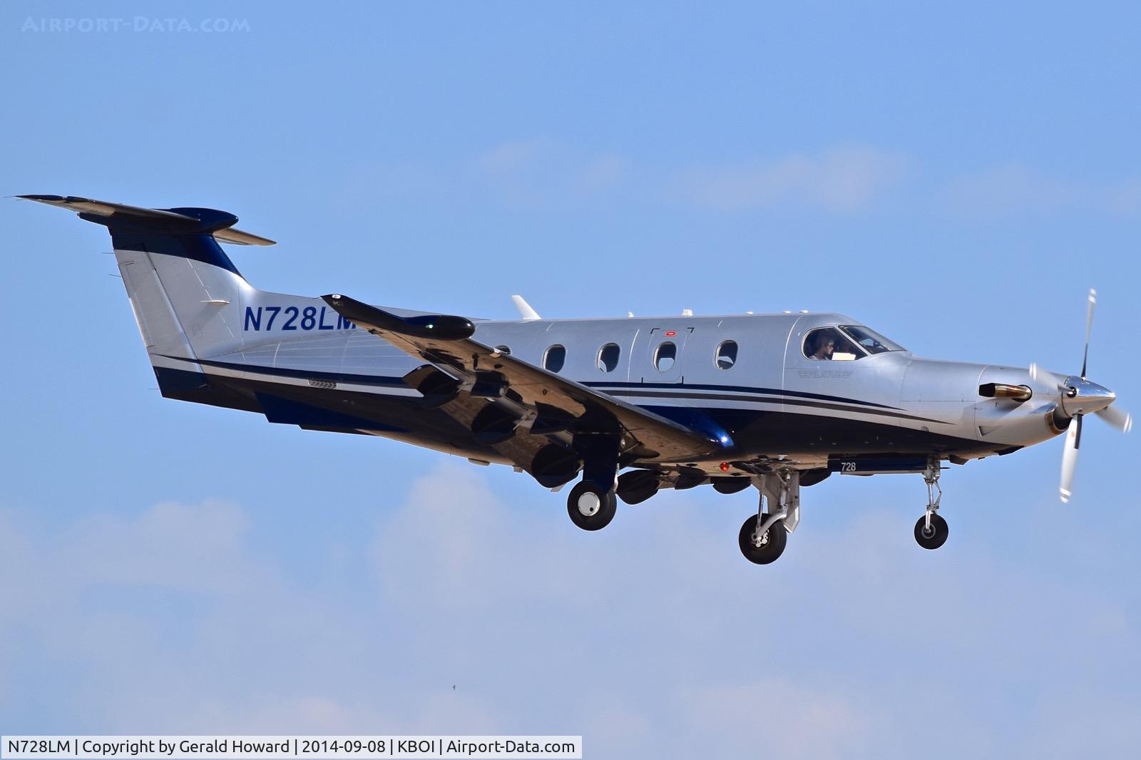 N728LM, 2006 Pilatus PC-12/47 C/N 728, Landing RWY 10R.