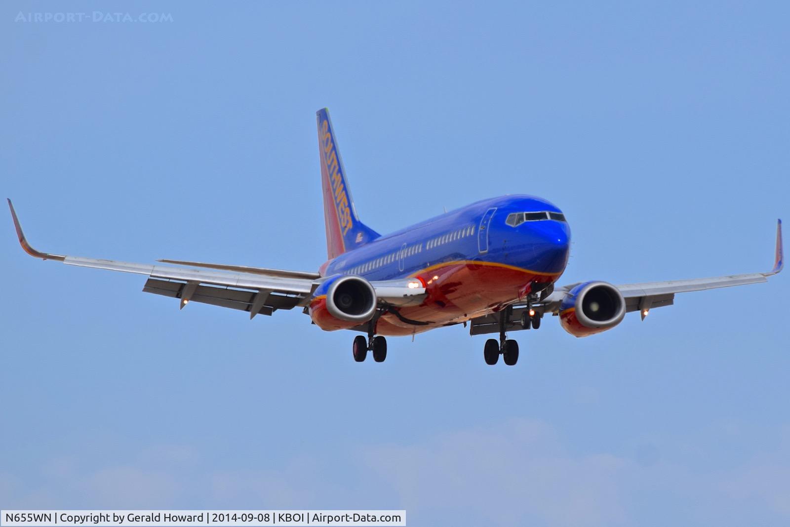N655WN, 1997 Boeing 737-3H4 C/N 28400, Approach to RWY 10R.