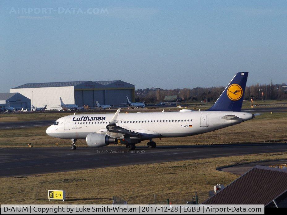 D-AIUM, 2015 Airbus A320-214 C/N 6577, Lining up on runway 33 at Birmingham Airport.