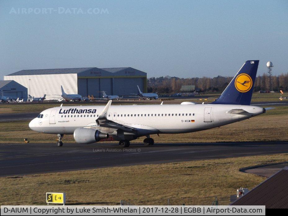 D-AIUM, 2015 Airbus A320-214 C/N 6577, Lining up on runway 33 at Birmingham Airport.