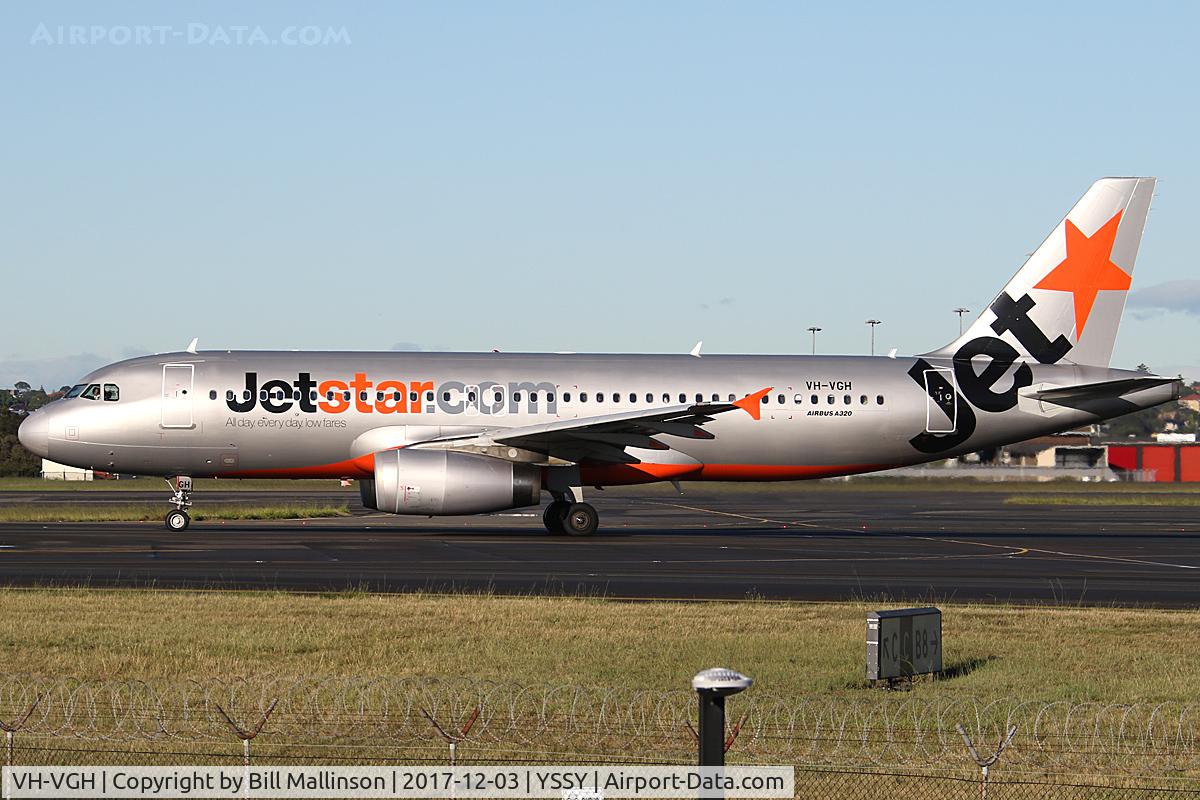 VH-VGH, 2010 Airbus A320-232 C/N 4495, TAXIING
