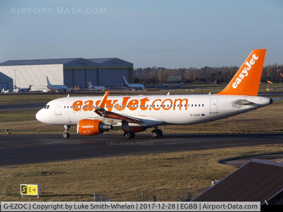 G-EZOC, 2015 Airbus A320-214 C/N 6485, Lining up on runway 33 at Birmingham Airport.