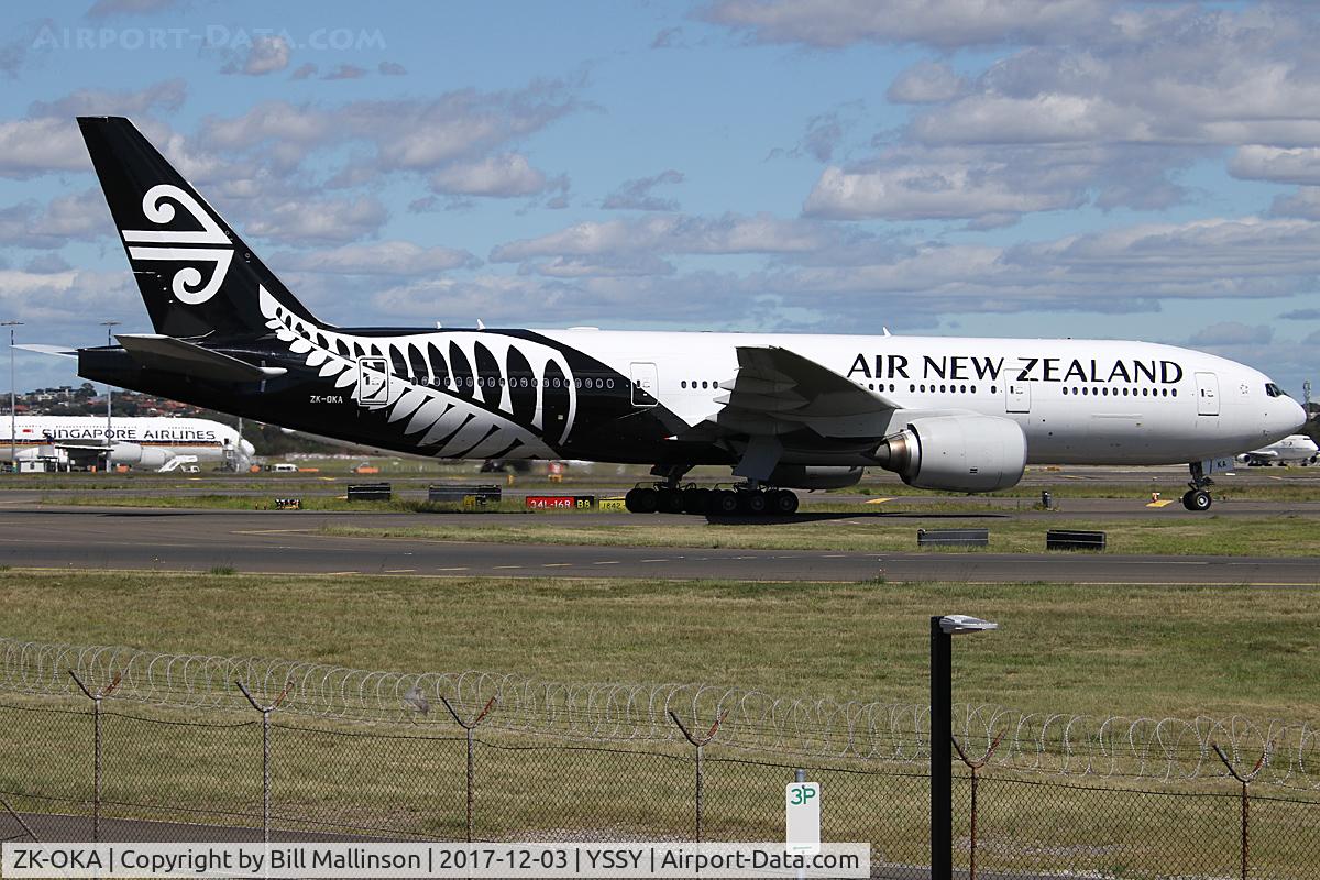 ZK-OKA, 2005 Boeing 777-219/ER C/N 29404, TAXIING
