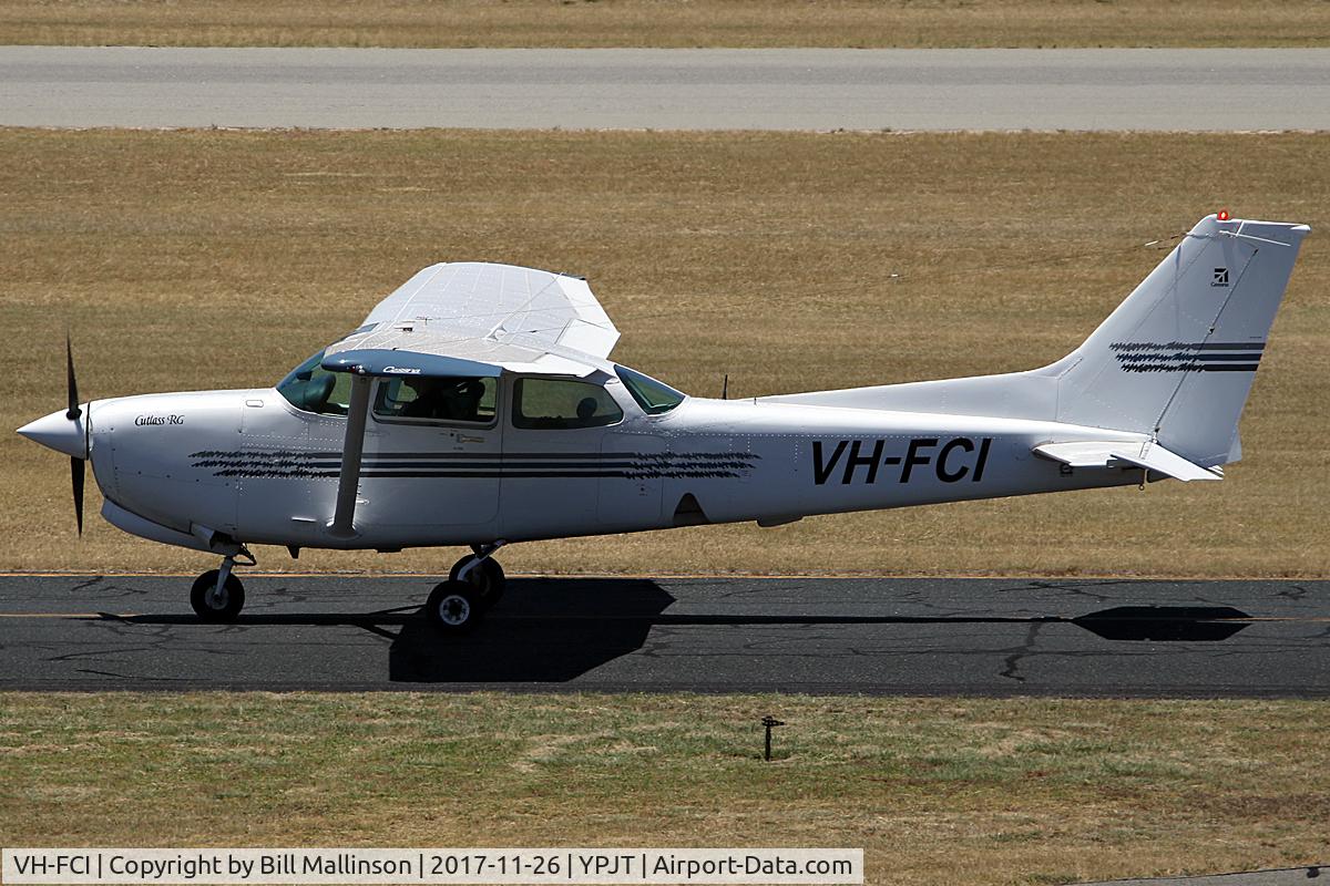 VH-FCI, 1981 Cessna 172RG Cutlass RG C/N 172RG0940, TAXIING