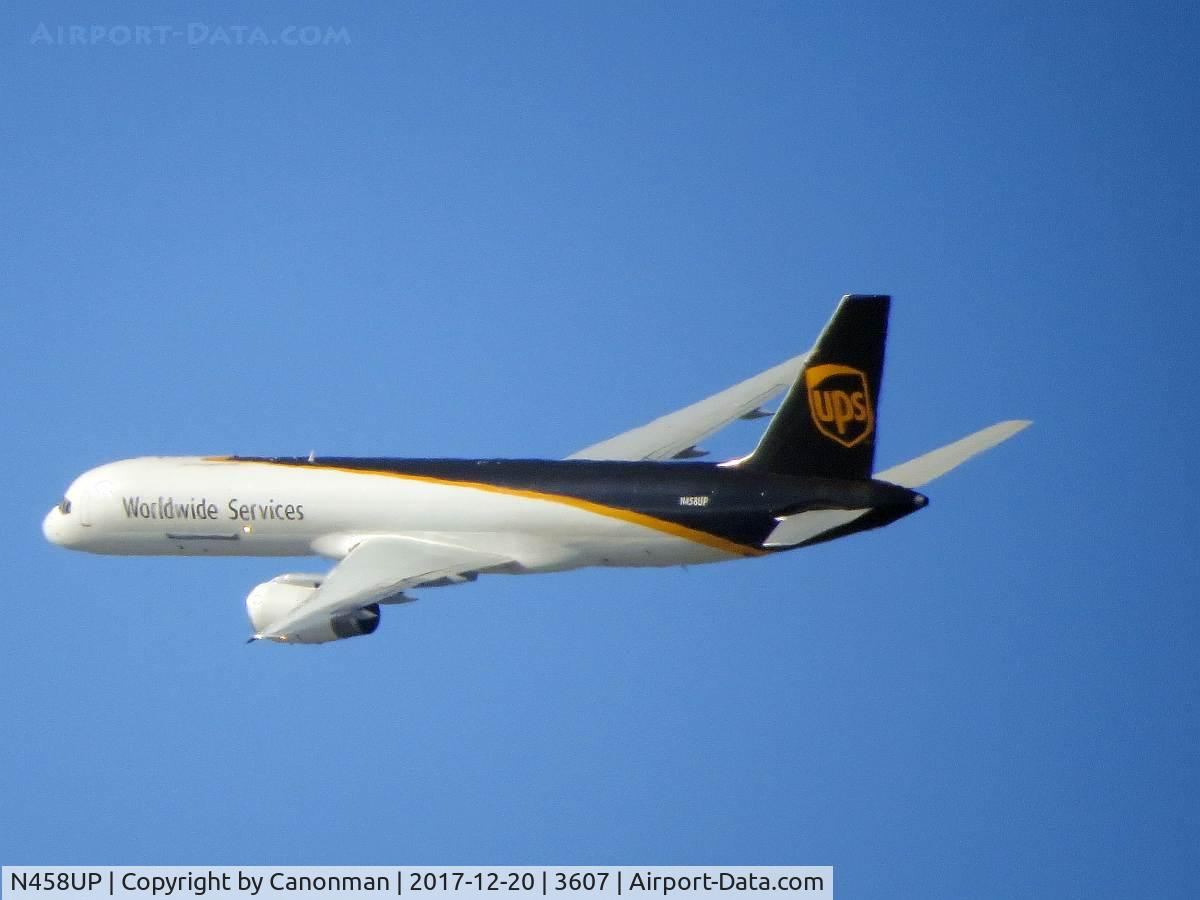 N458UP, 1996 Boeing 757-24APF C/N 25479, Turning left after take off