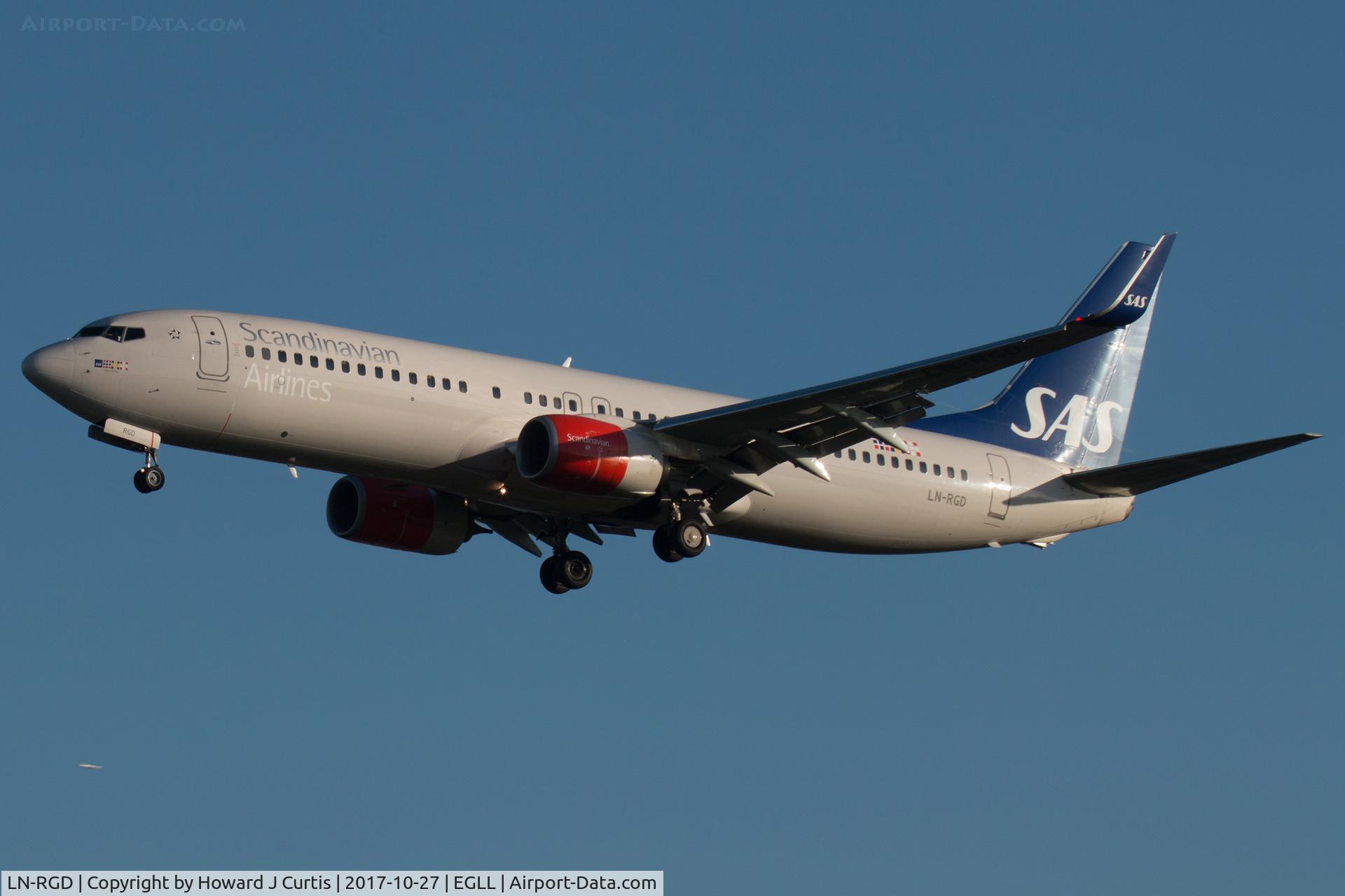 LN-RGD, 2013 Boeing 737-86N C/N 41258, On approach