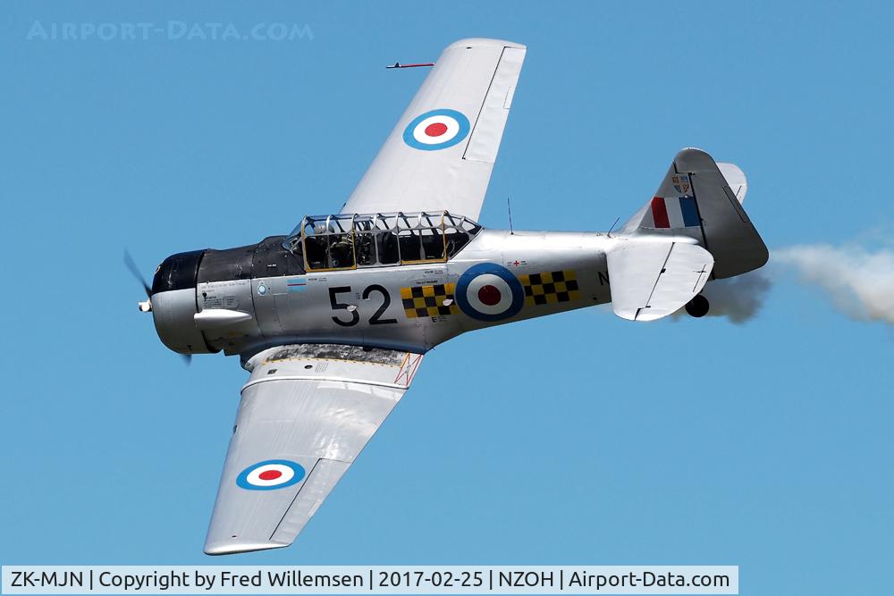ZK-MJN, North American AT-6C Harvard IIA C/N 88-13909, 