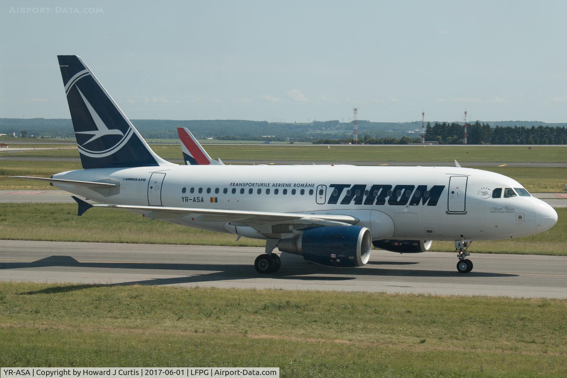 YR-ASA, 2006 Airbus A318-111 C/N 2931, Heading for the terminal.