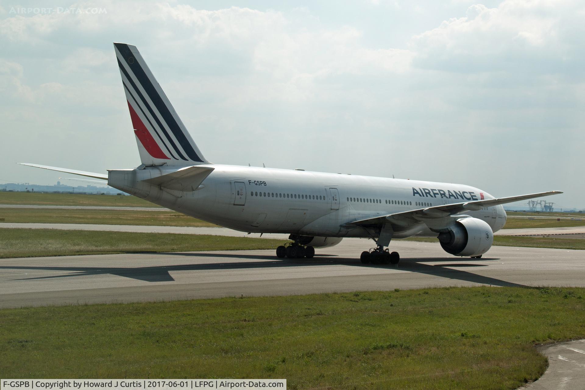 F-GSPB, 1998 Boeing 777-228/ER C/N 29003, Taxiing for departure