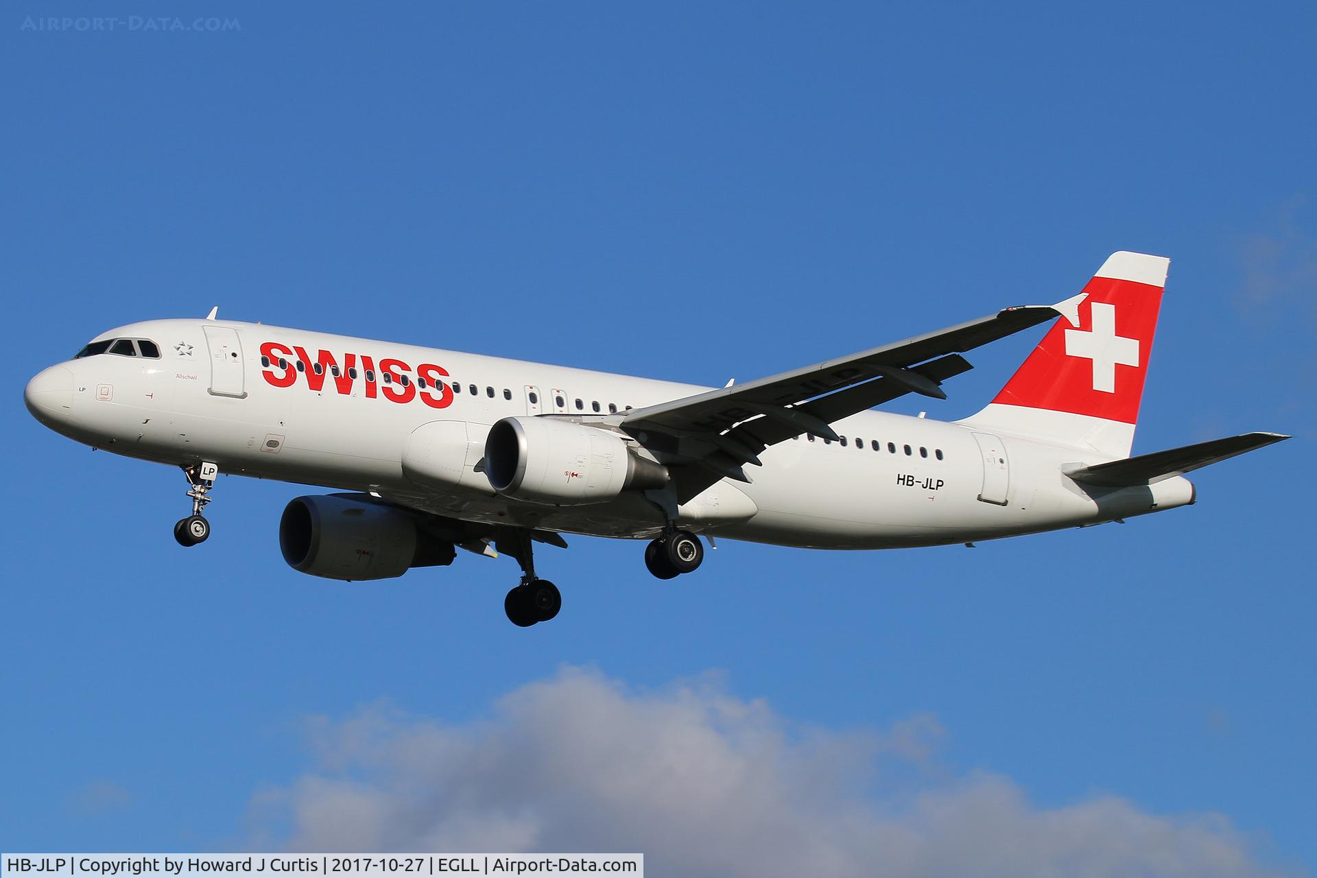 HB-JLP, 2011 Airbus A320-214 C/N 4618, On approach