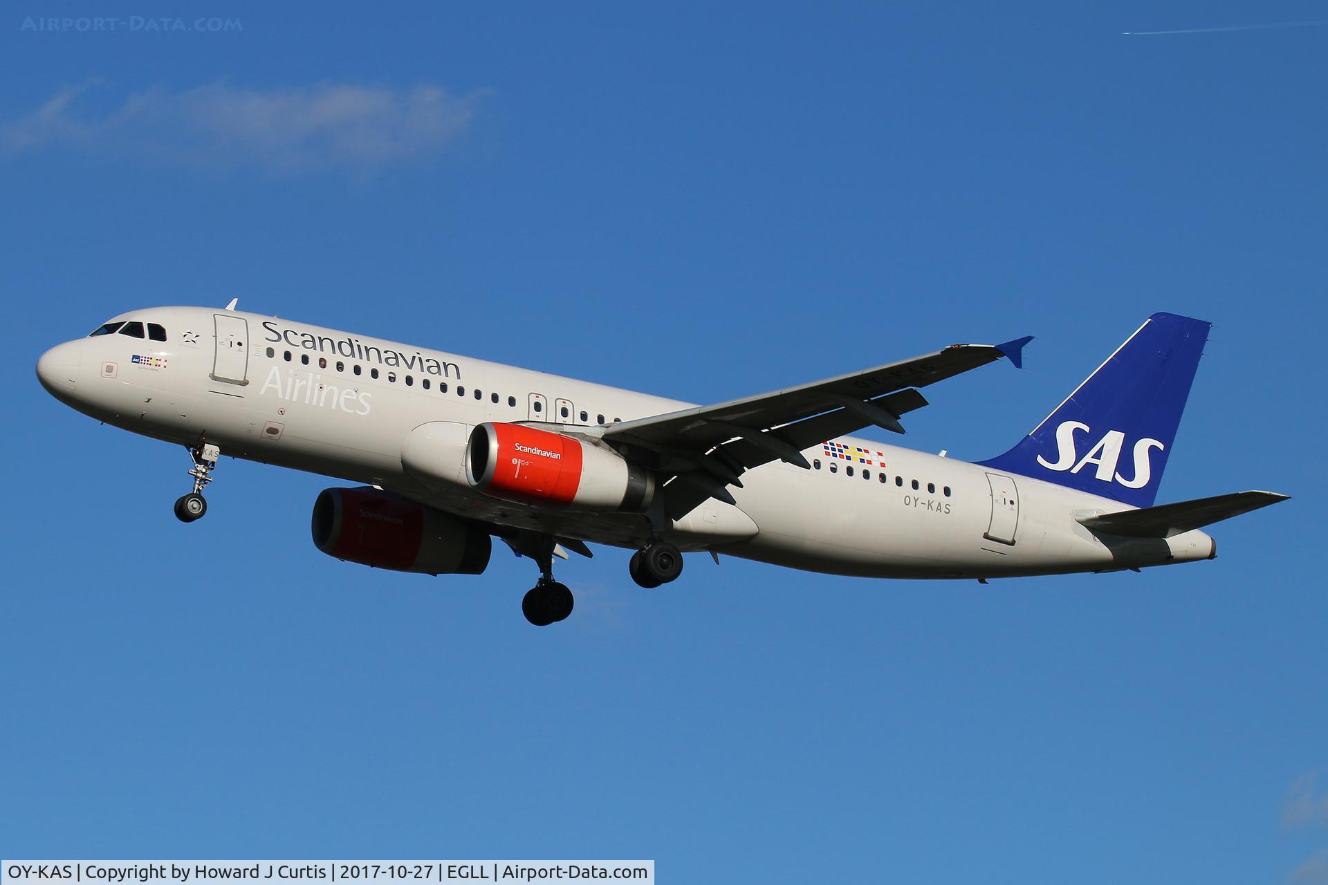 OY-KAS, 2007 Airbus A320-232 C/N 3335, On approach
