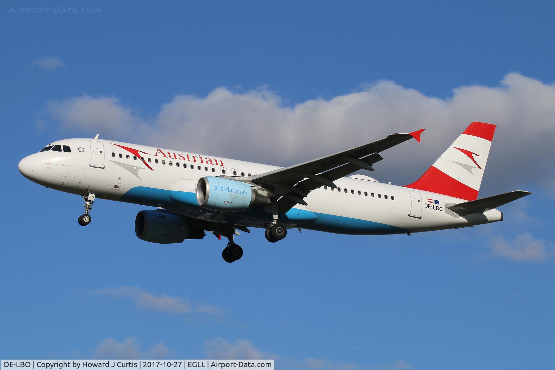 OE-LBO, 1998 Airbus A320-214 C/N 776, On approach