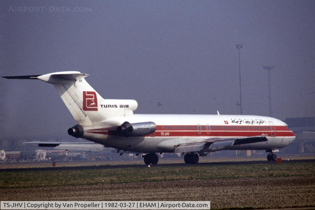 TS-JHV, 1977 Boeing 727-2H3 C/N 21319, Tunisair Boeing 727-2H3 landing at Schiphol airport, the Netherlands, 1982