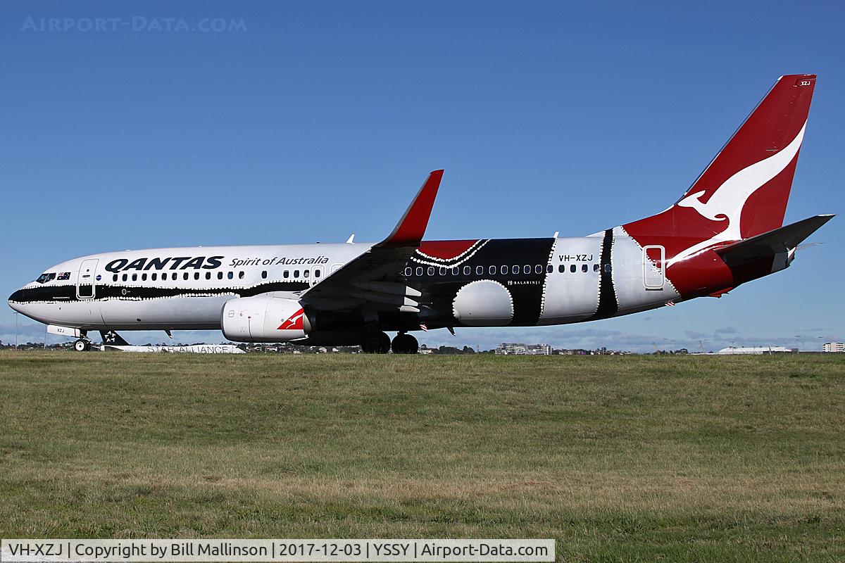 VH-XZJ, 2013 Boeing 737-838 C/N 39365, TAXIING