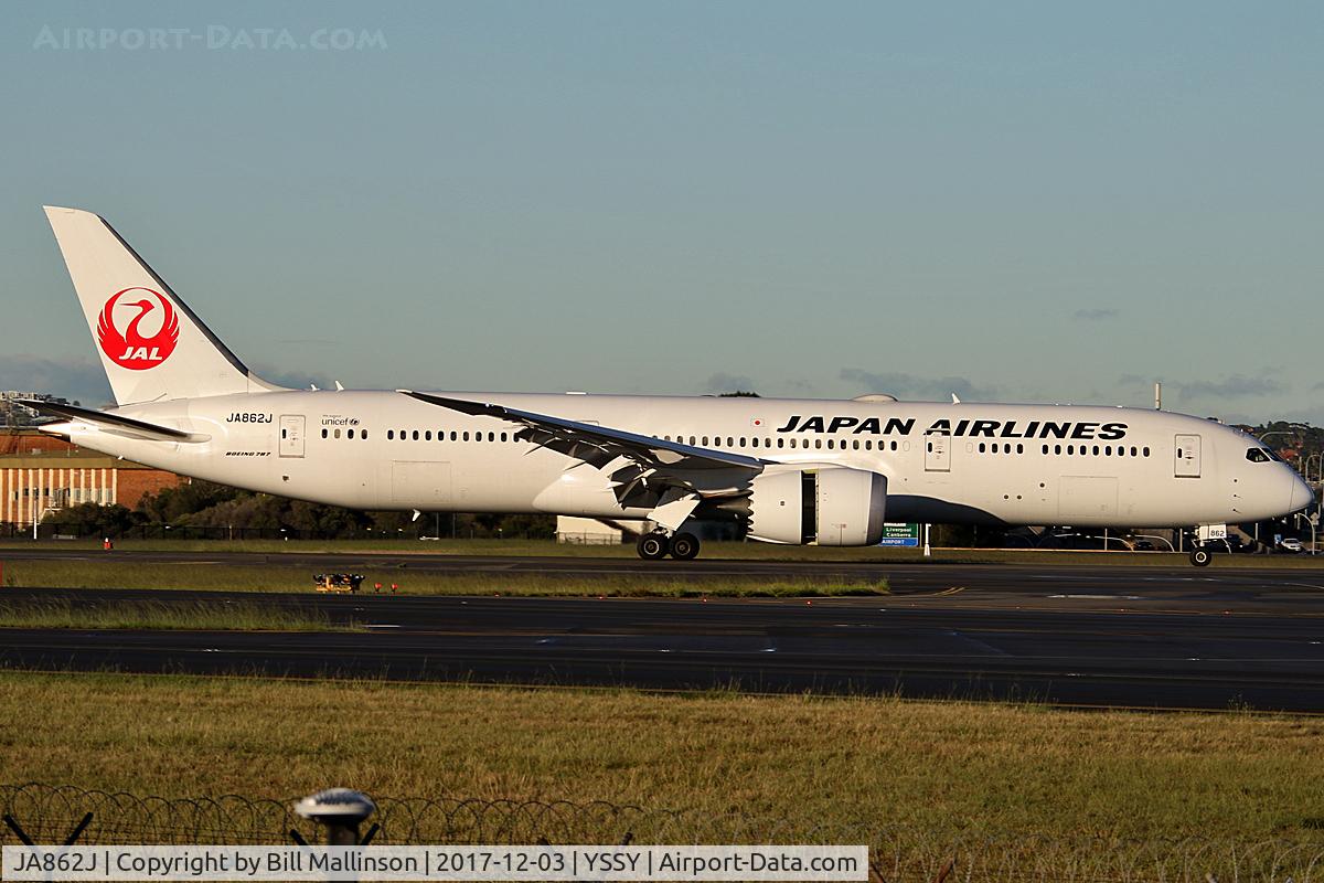JA862J, 2015 Boeing 787-9 Dreamliner Dreamliner C/N 34841, taxiing