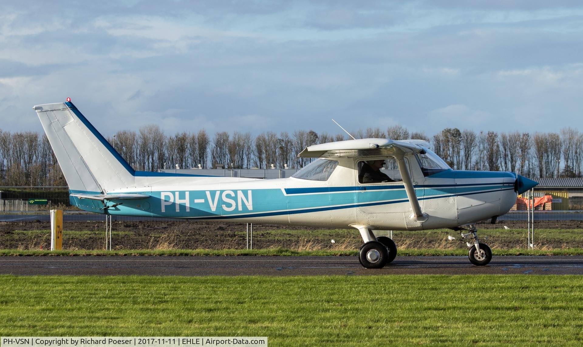 PH-VSN, Reims F152 C/N 1714, Lelystad