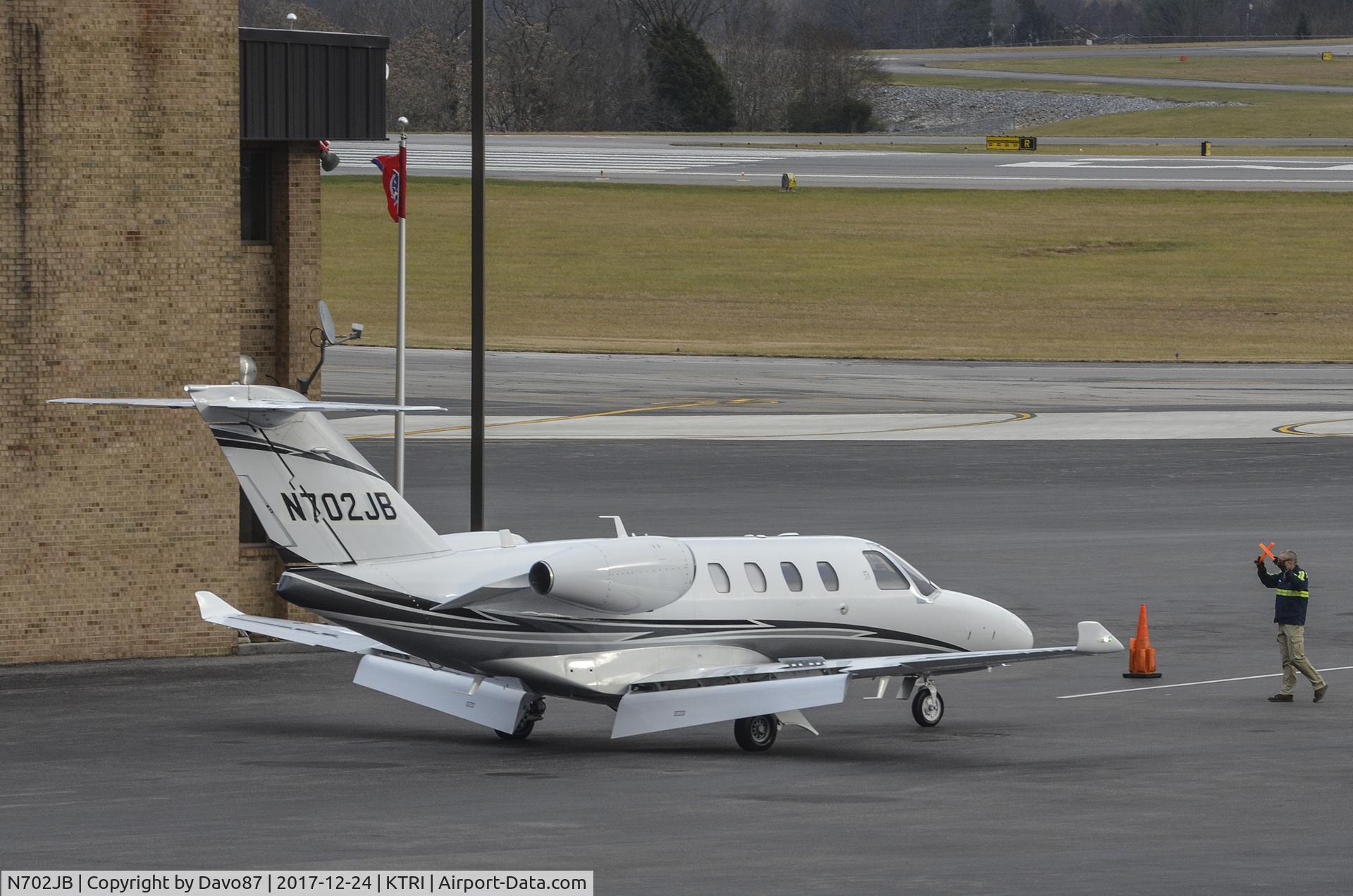 N702JB, 2017 Cessna 525 Citation M2 C/N 525-0976, Just landed and pulling in to park at Tri-Cities Airport (KTRI) in Blountville, TN.