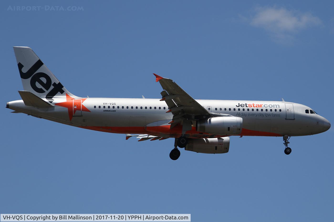VH-VQS, 2005 Airbus A320-232 C/N 2515, FINALS TO 21