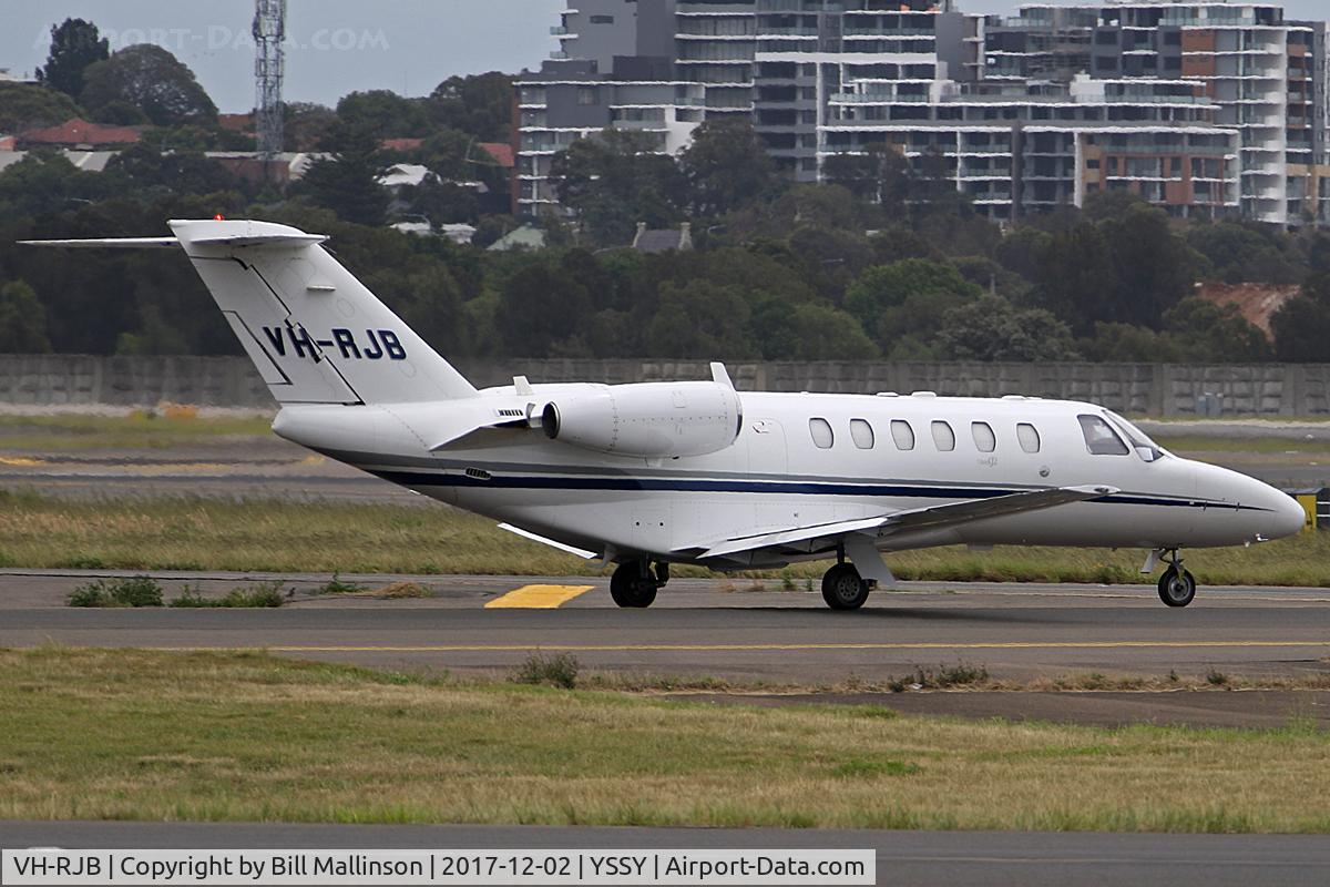 VH-RJB, 2002 Cessna 525A CitationJet CJ2 C/N 525A-0094, TAXIING
